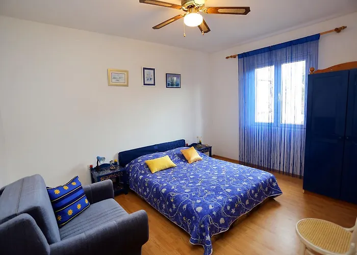 Apartment M&j Supetar