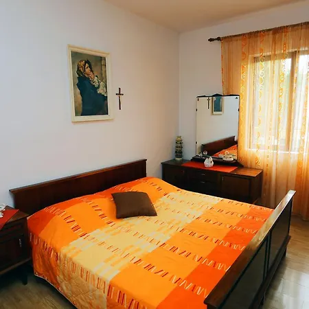 M&j Apartment *