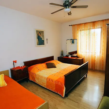 Apartment M&j Supetar