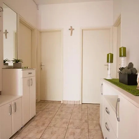 M&j Apartment