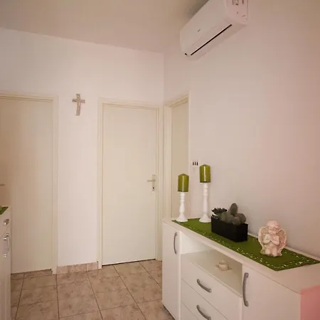 M&j Apartment