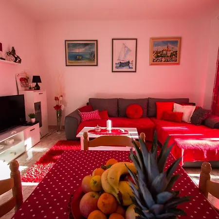 Apartment M&j *